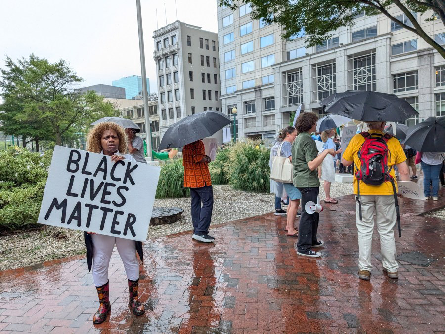 Virginia organization holds peaceful protest against ICE presence in Virginia organization holds peaceful protest against ICE presence in