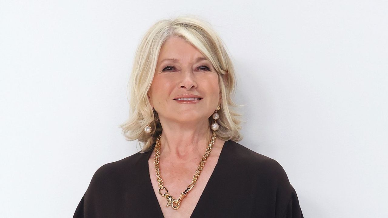 Martha Stewart’s luxe entryway secret: How succulents add dimension ...