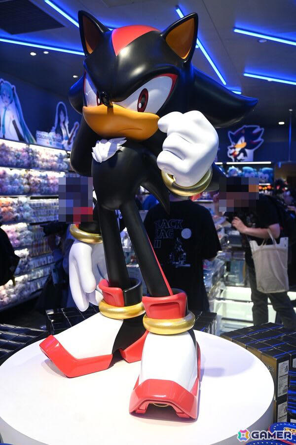 ソニック・ザ・ヘッジホッグ × 河村康輔　SEGA STORE 限定トイ 河村康輔さんがデザインしたソニック・ザ・ヘッジホッグのトイの