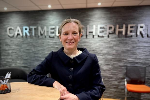 Solicitor with 20 years of experience joins growing law firm