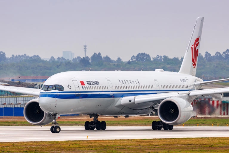 Air China A350 & SF Airlines 767 in Near-Miss Over Russia