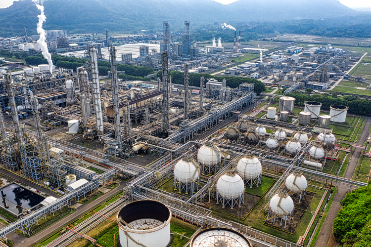 Reindustrialisasi: Kunci Peningkatan Produktivitas dan Lapangan Kerja