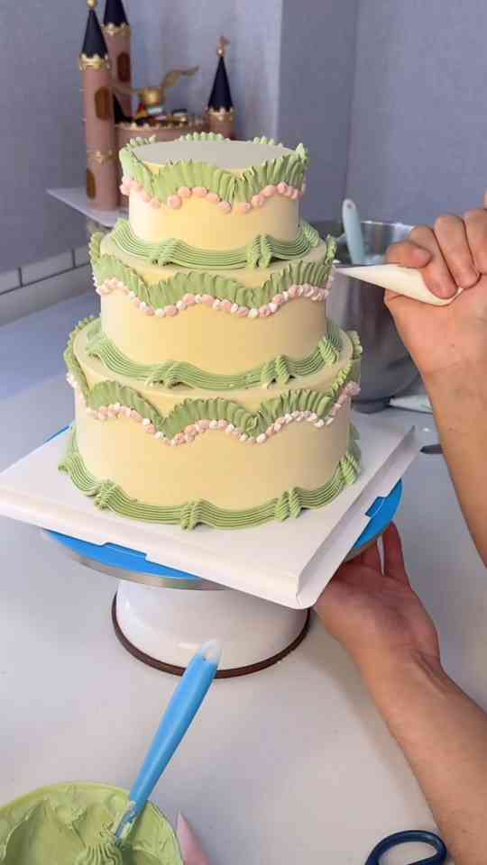 Master 3-Layer Cake Decorating Techniques