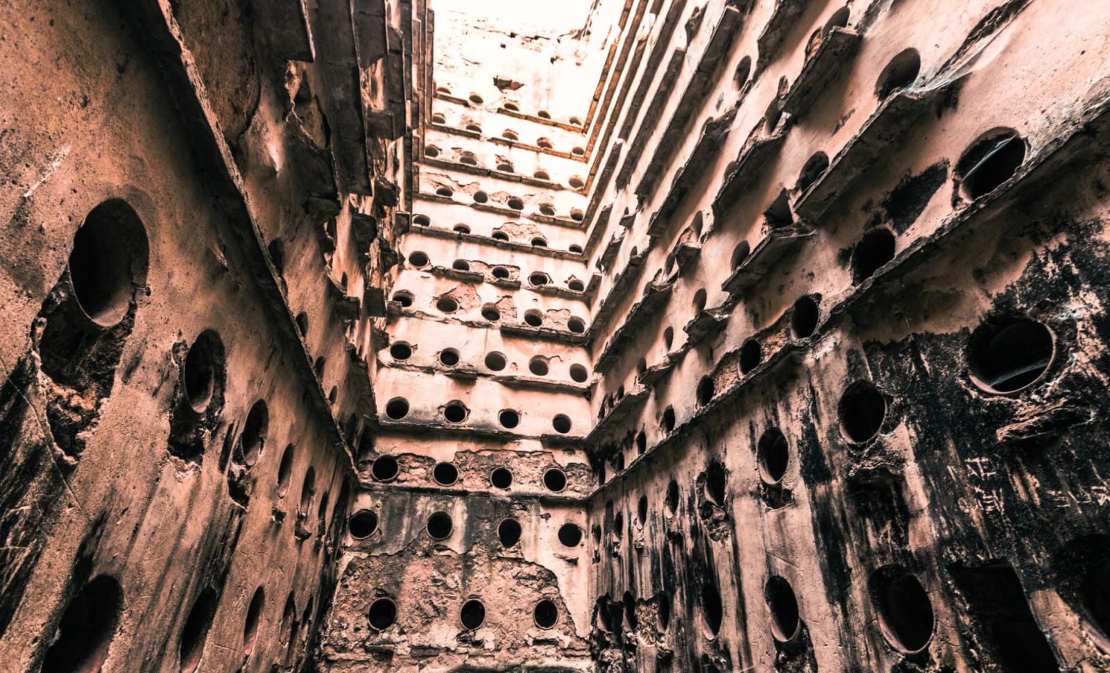 Archaeologists Make Incredible Discovery After Opening A Room Sealed