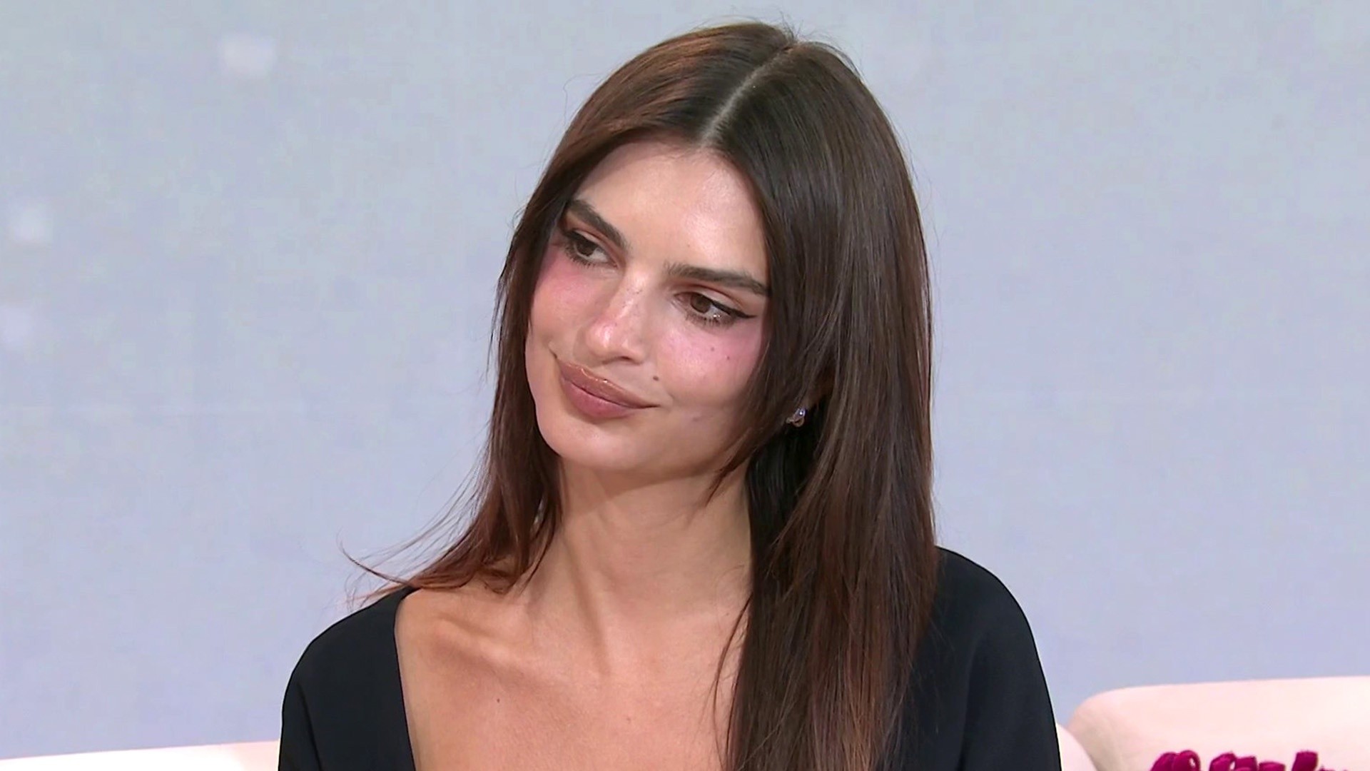 Emily Ratajkowski Talks New Series ‘Too Much,’ ‘Decentering’ Men