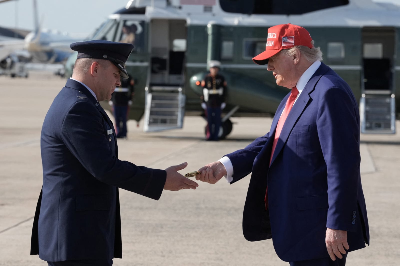 mystery-bruise-reappears-on-trump-s-hand-white-house-blames-handshaking