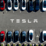 Svängdörrar på Musks Tesla – ännu en toppchef lämnar