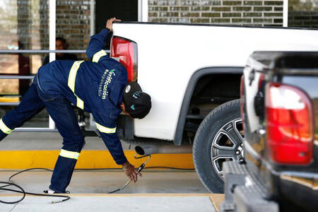Diputada de Morena quiere eliminar la verificación vehicular y reemplazarla por “afinación ciudadana obligatoria” en talleres locales