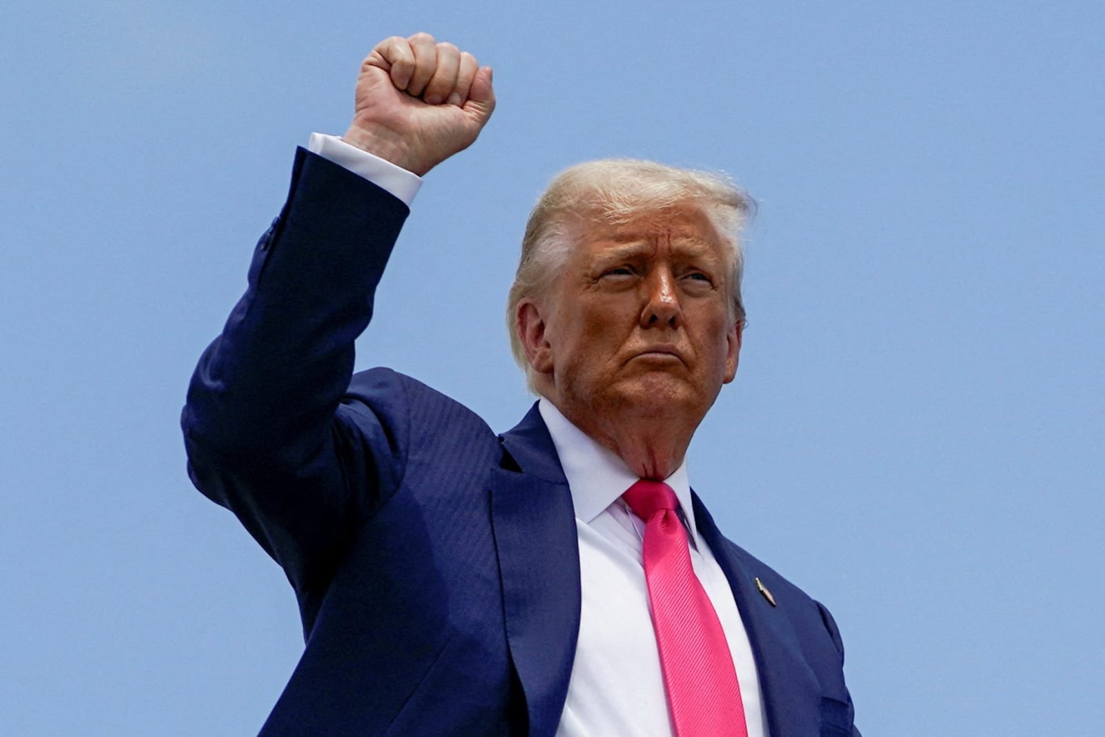 'They’re not hacks' Trump risks alienating independents who loved his