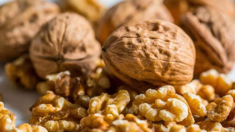 Fatty Liver: 5 nuts to improve liver health (and when to have them)