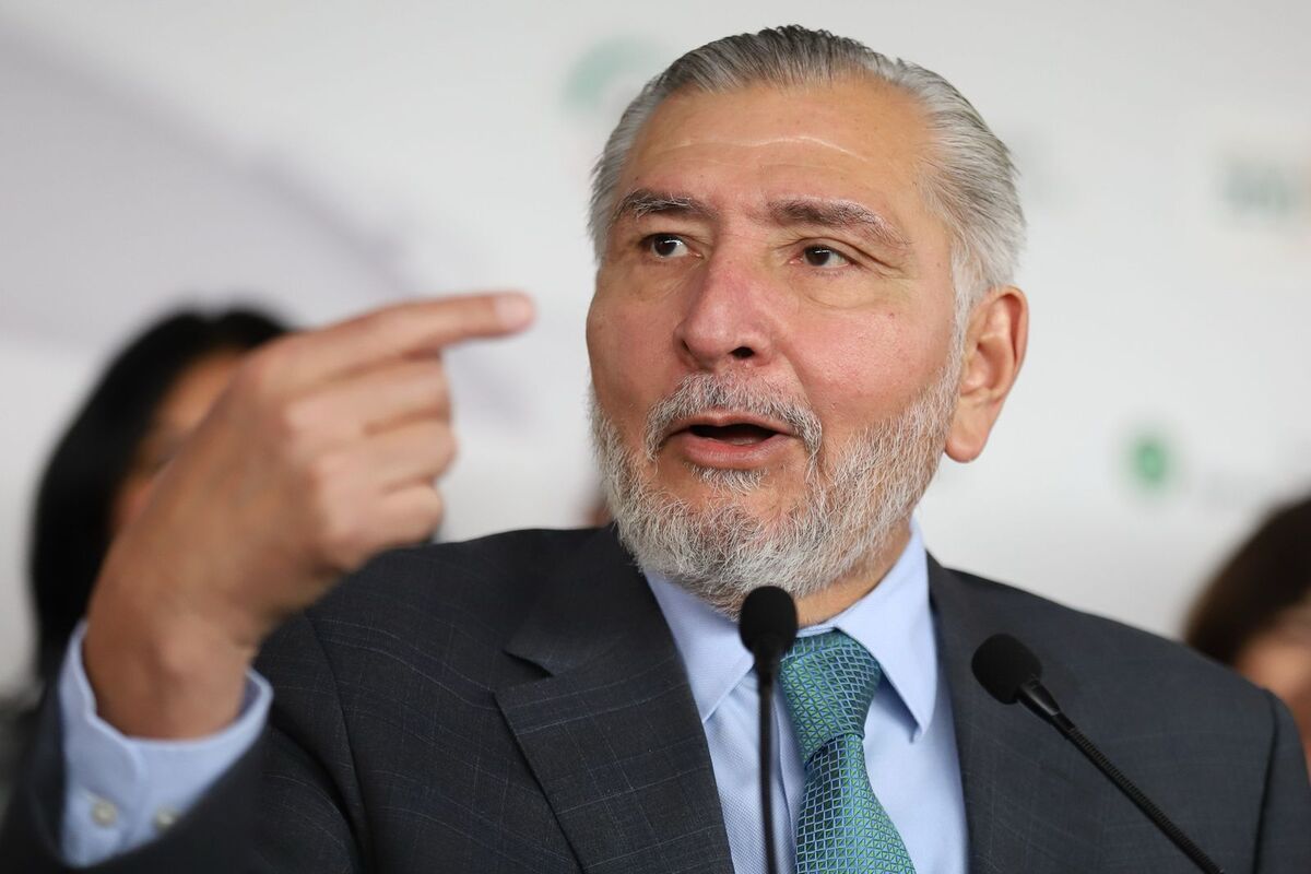 Morena en Senado acusa "golpeteo mediático" contra Adán Augusto López por  ex mando prófugo