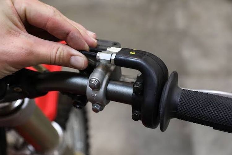 7 Penyebab Umum yang Sering Diabaikan, Motor Jadi Lemot? Jangan Khawatir!