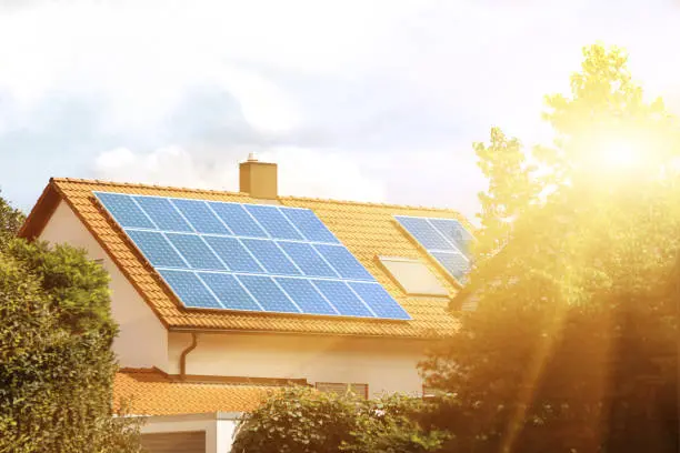 Robôs são criados para promover ajuda sobre energia solar