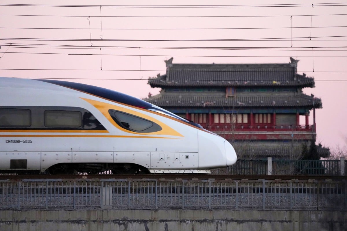 As China’s speedy maglev train breaks records, US ambitions go off the rails