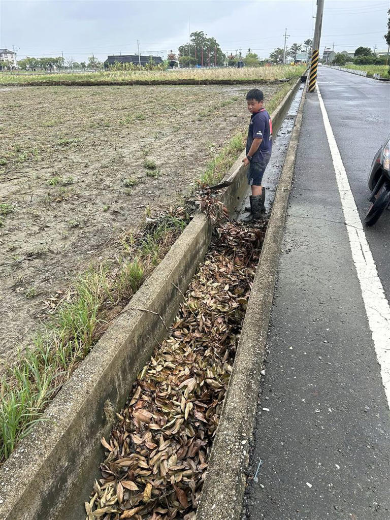 淚溝是什麼？認識3種淚溝類型，教你淚溝該怎麼消？ - 金蘋果美學診所｜歐家宏醫師, image size:768x1024