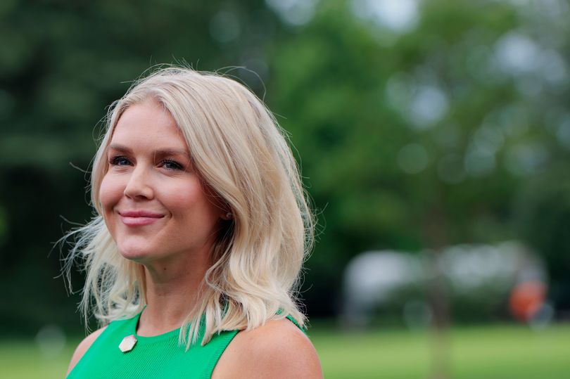 Karoline Leavitt ditches trademark accessory again for Trump photo as fans  have same 4-word demand
