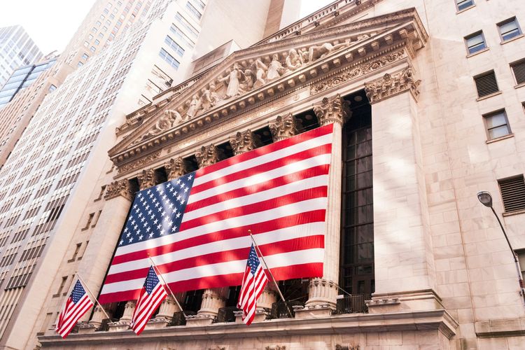 Wall Street Turun, Inflasi dan Sikap The Fed Tekan Saham Teknologi