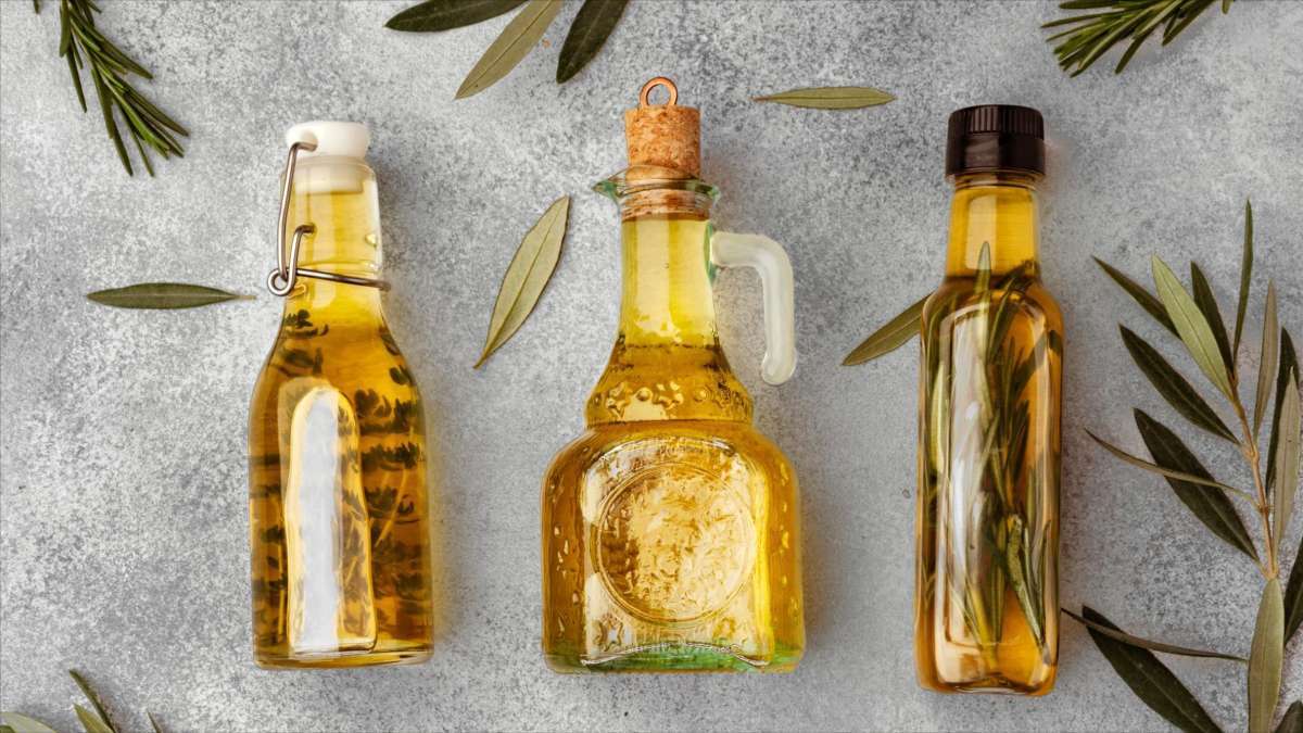 Finden Sie heraus, was passiert, wenn Sie frische Kräuter mit Olivenöl ...