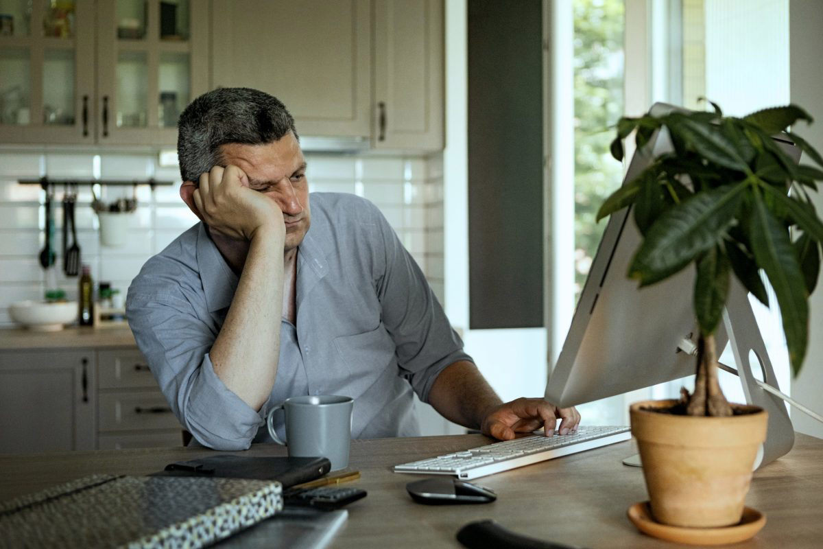 I m 44 and my marriage and job are dull I regret playing life so safe I m 44 and my marriage and job are dull I regret playing life so safe