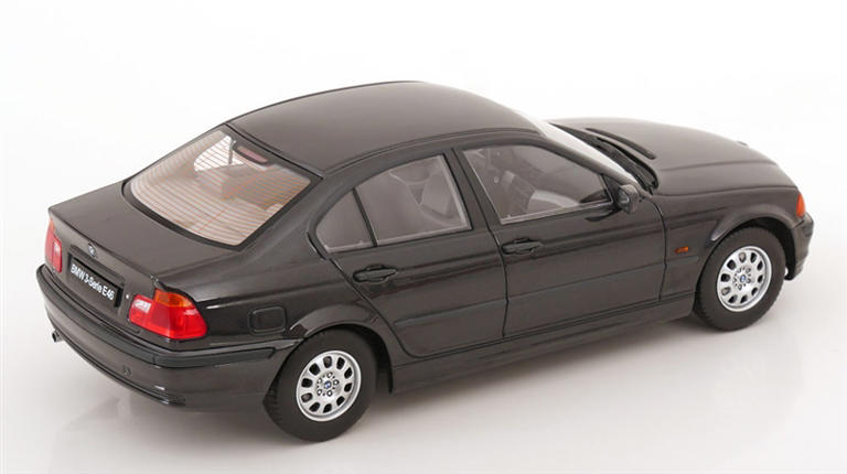 BMW E46 3シリーズ ミニカー 1/18 ディーラーモデル BMW E46 3シリーズ ミニカー 1/18 ディーラーモデル