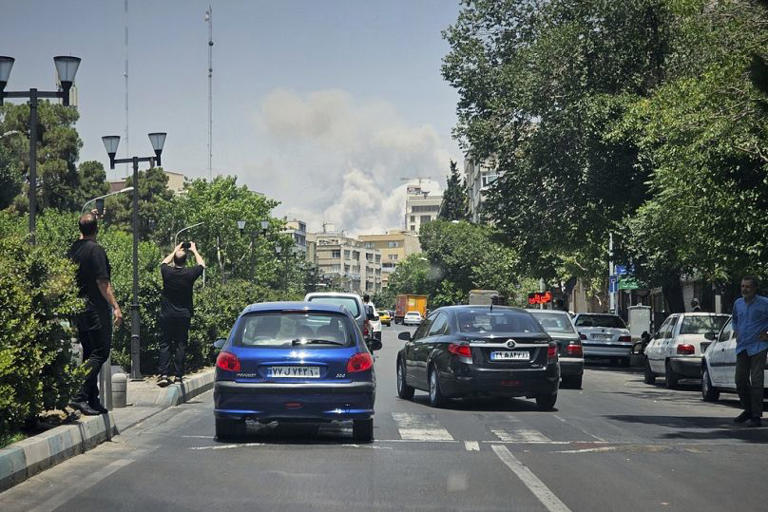 Ataques aéreos sobre Teherán durante la Guerra de los 12 Días Associated Press
