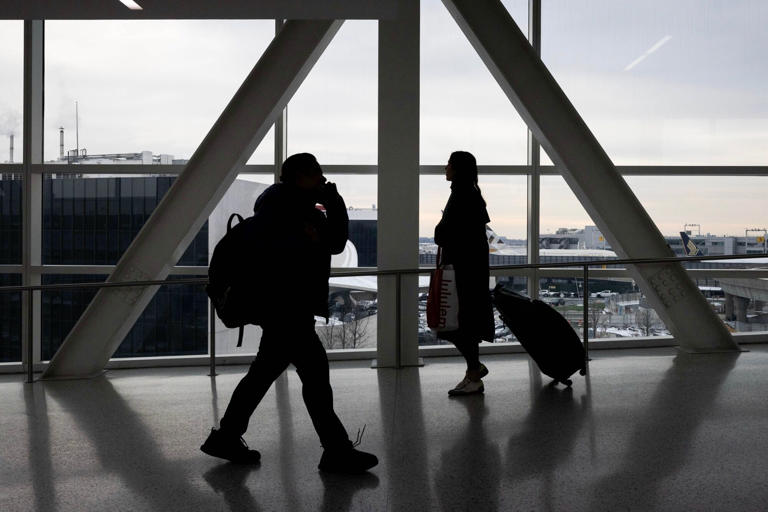 JFK Lifts Ground Stop Caused by Disabled Aircraft on Runway