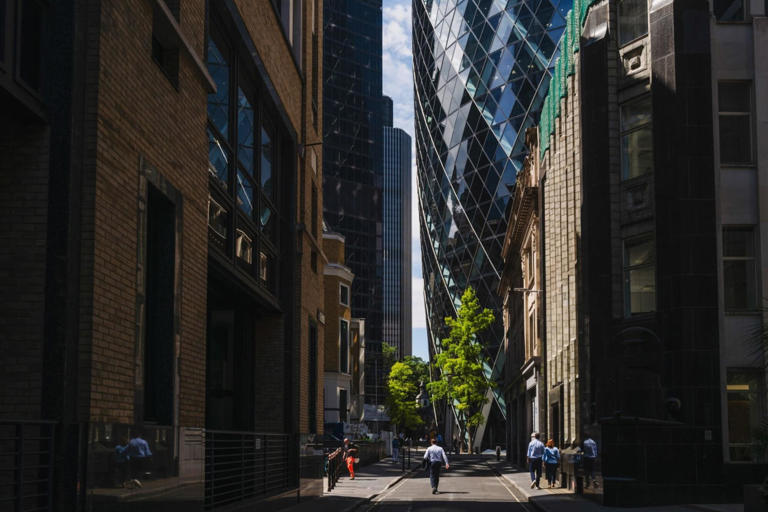 Two teenage boys airlifted to safety after getting stuck on cliff(02)