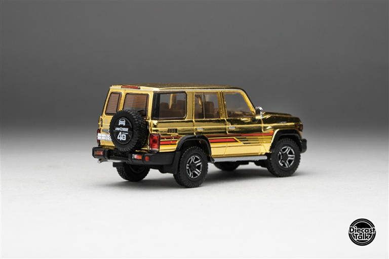 アラブ限定Ver.2 　トヨタ・ランドクルーザー70　ウィズ　フィギア フィギュアが3体付属！「トヨタ ランドクルーザー 70 アラブ仕様