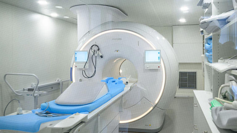 Man dies after metal chain yanks him into MRI machine on Long Island ...