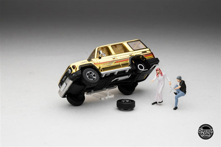 アラブ限定Ver.2 　トヨタ・ランドクルーザー70　ウィズ　フィギア アラブ限定Ver.2 トヨタ・ランドクルーザー70 ウィズ フィギア