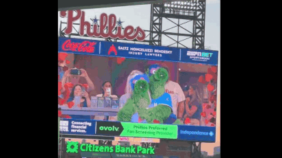 ‘Coldplay affair’ hits baseball field: Philadelphia Phillies recreates ...