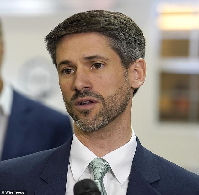 Democrat mayor slammed for spending tens of thousands of taxpayer money on AI