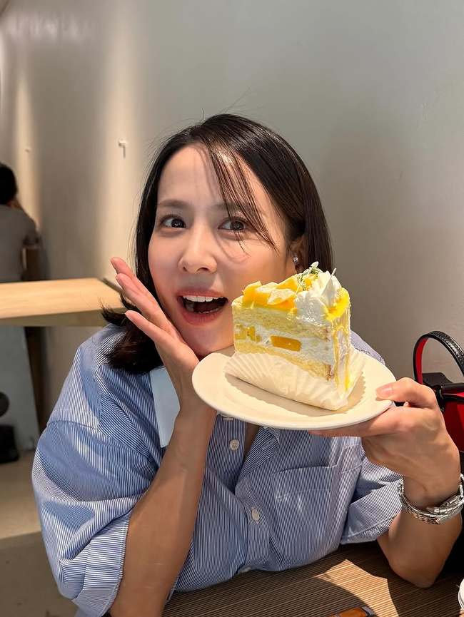 조여정 케이크 셀카