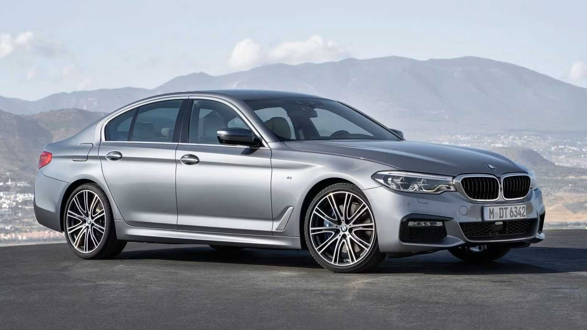 Silver 2020 BMW 5-Series Sedan (2)