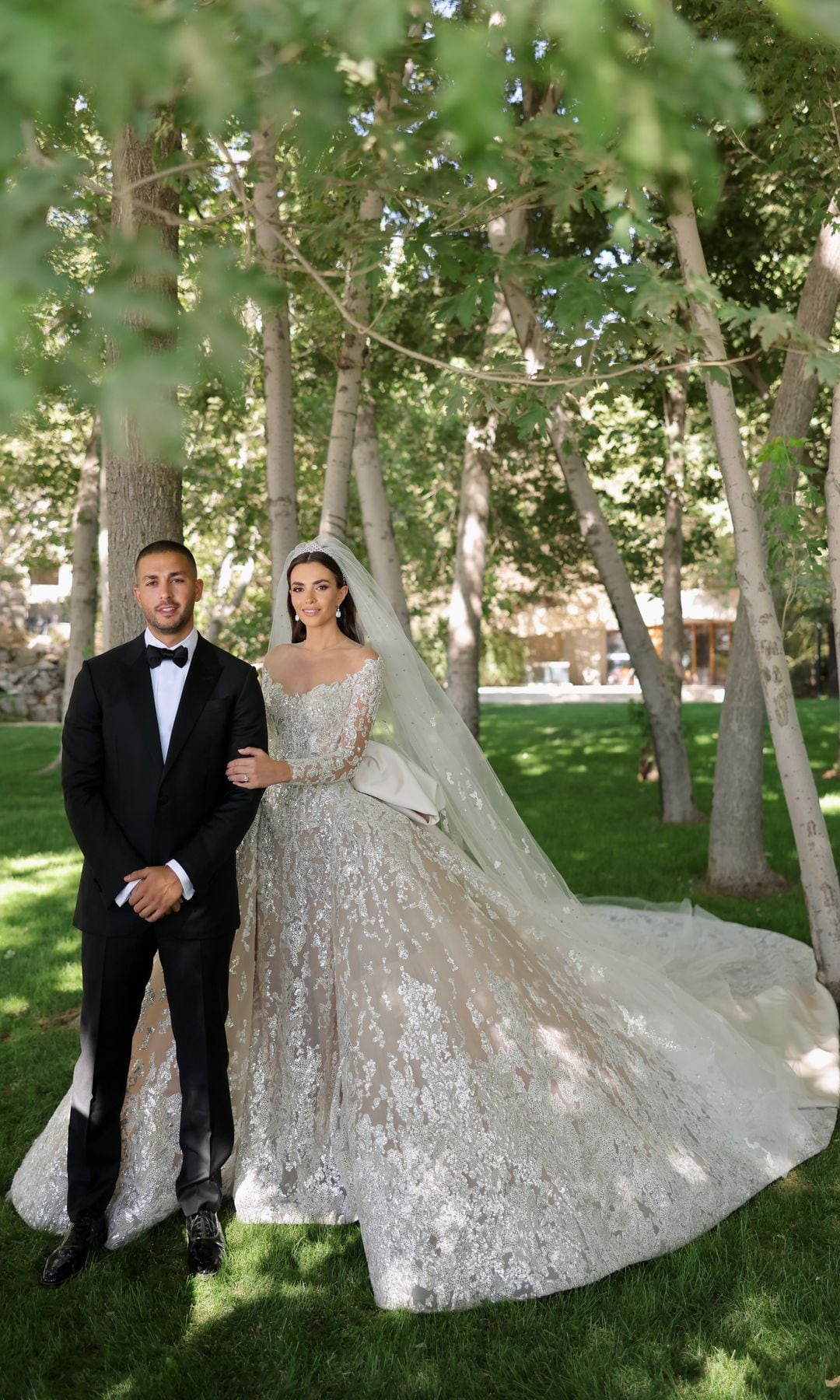 Cuando tu suegro es Elie Saab: así fueron los tres vestidos de novia de  Zein Qutami, image size:768x1280