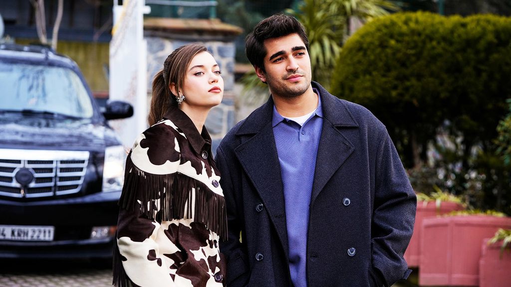 El protagonista de 'Una nueva vida', de vacaciones junto a una misteriosa  joven