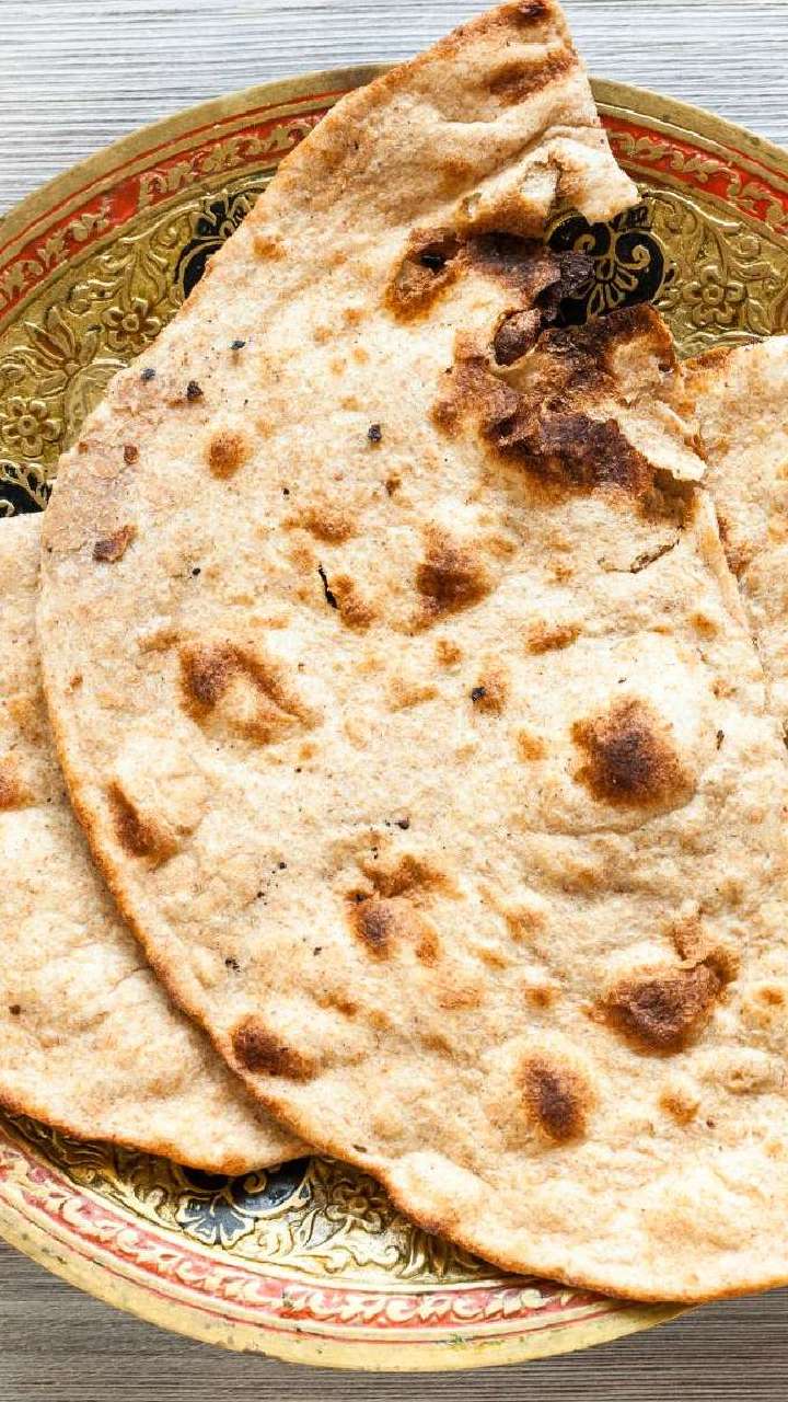 Wheat Roti Vs Jowar Roti: Which Is Better for your Daily Diet?