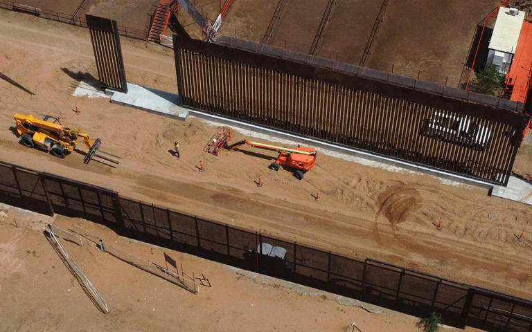 Estados Unidos refuerza la frontera y acelera la construcción de un nuevo muro fronterizo