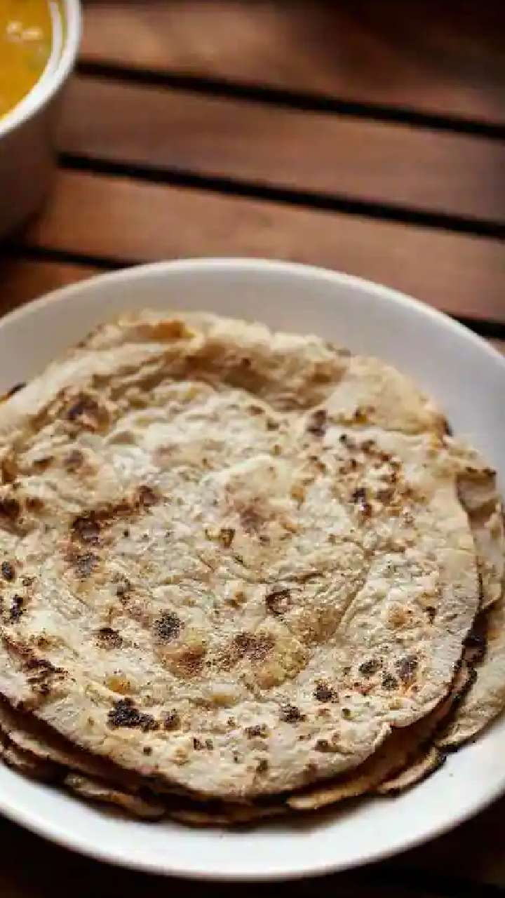 Wheat Roti Vs Jowar Roti: Which Is Better for your Daily Diet?