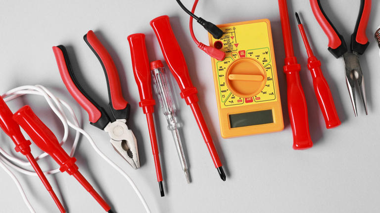 Guide to Using Insulated Pliers Safely: Essential Tips & Tricks