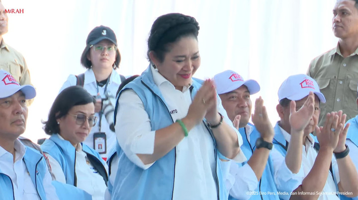 Ketua Komisi IV DPR Titiek Soeharto di peluncuran Kopdes Merah Putih di Klaten. Foto: YouTube/Setpres