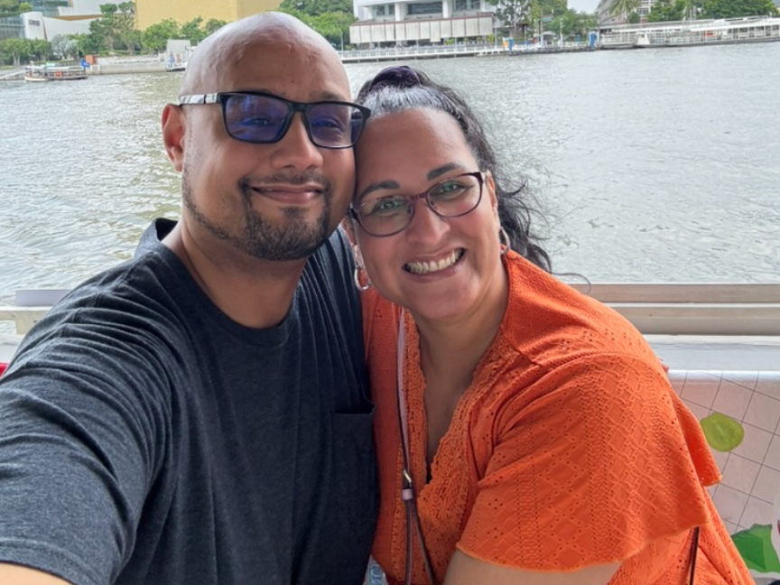 Der Autor (links) und seine Frau (rechts) zogen einfach nach Thailand.