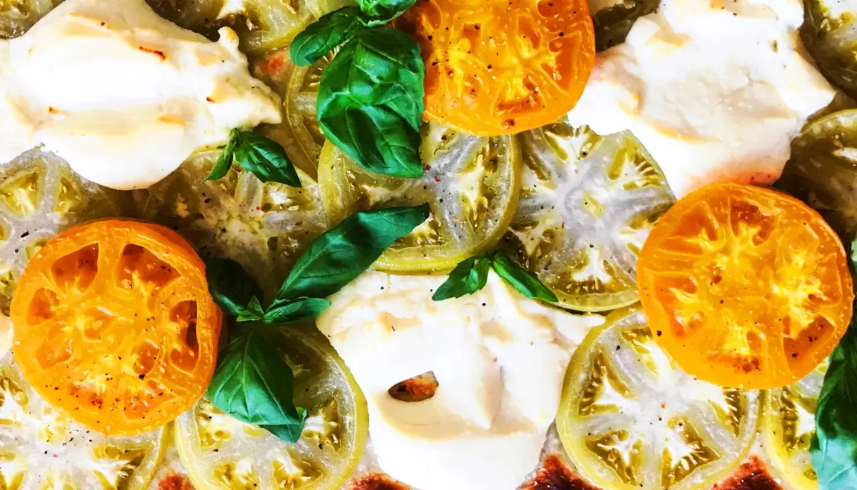 Heirloom Tomato & Ricotta Flatbread