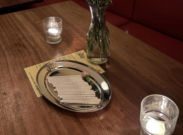 Uncovering the Secret to Charli XCX's Unassuming yet Eyecatching Physique: A Deep Dive into Her Height and Weight