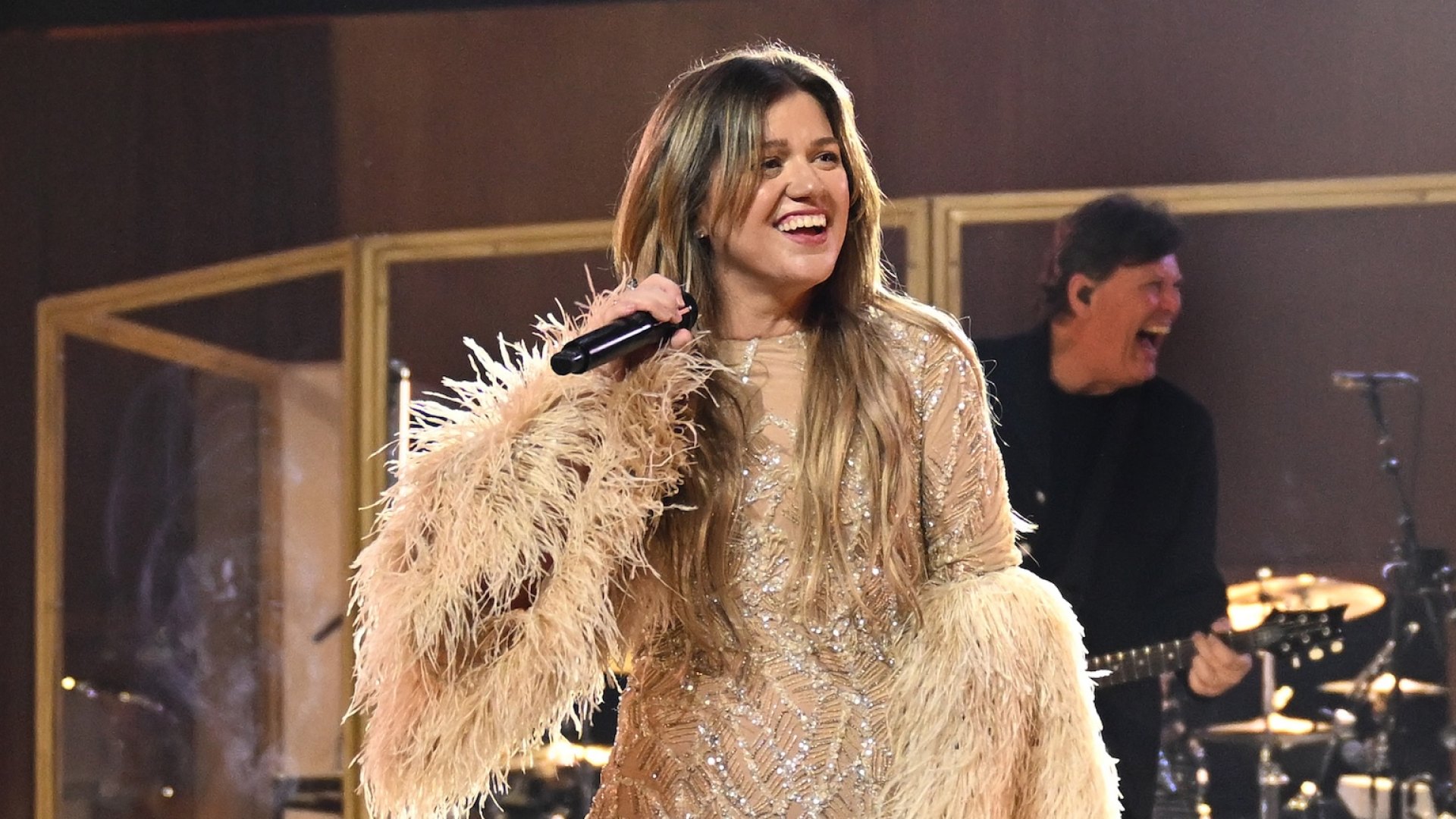 Kelly Clarkson Reveals the Real Reason She's Not Interested in Dating(02)