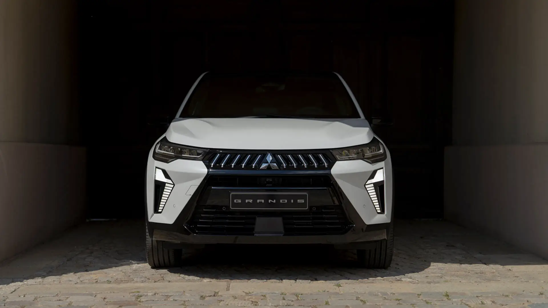 Mitsubishi Unveils Renault-Backed Eclipse Cross Replacement for Europe
