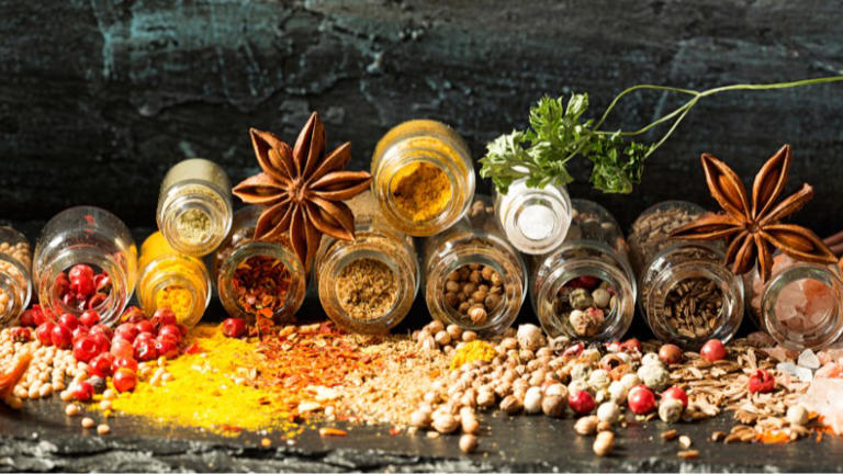 .ระวัง สมุนไพร กินมากเกินไปอาจเกิดโทษต่อร่างกายโดยไม่รู้ตัว.