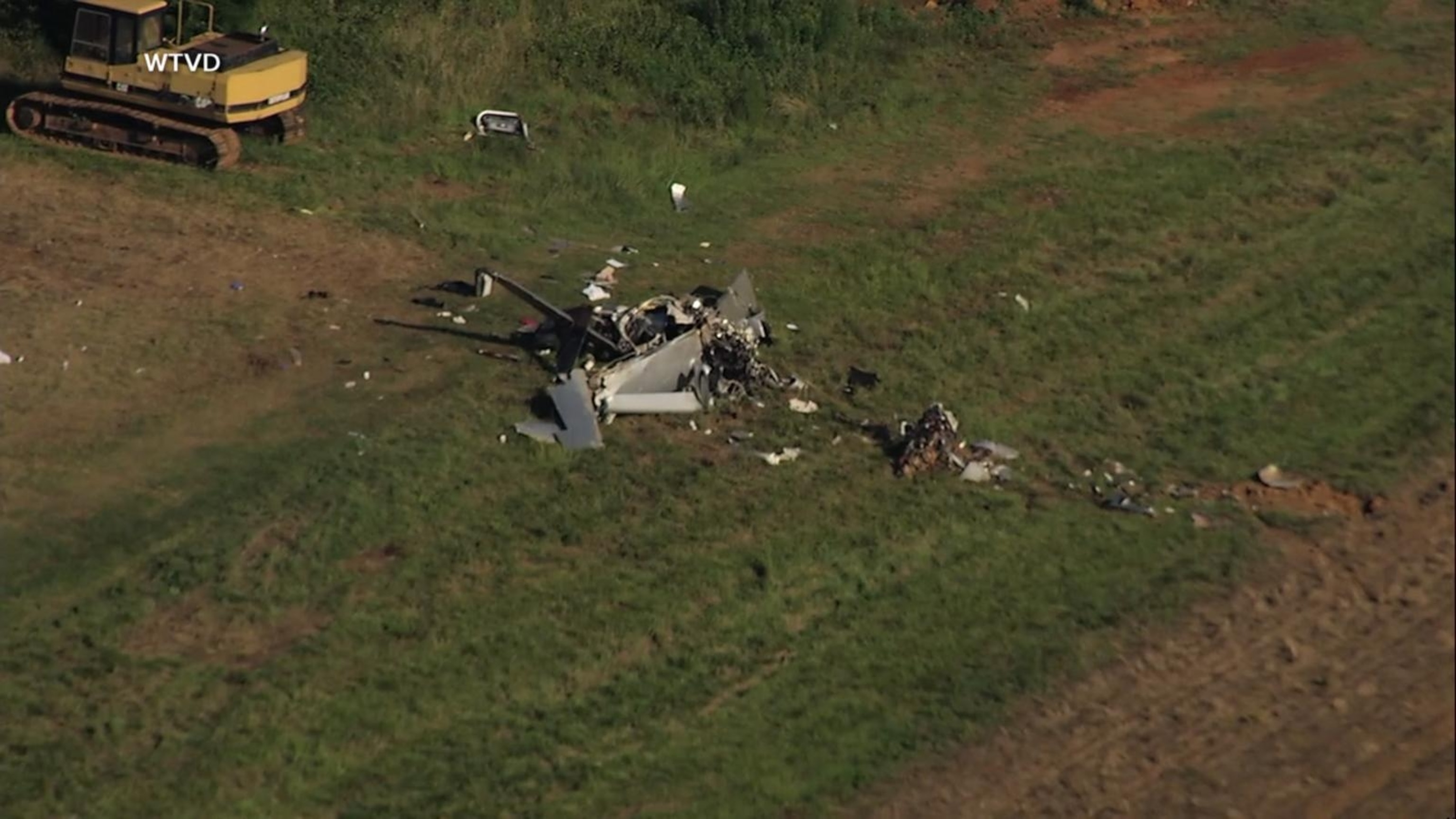 Family of 4 killed after small plane crashes in North Carolina