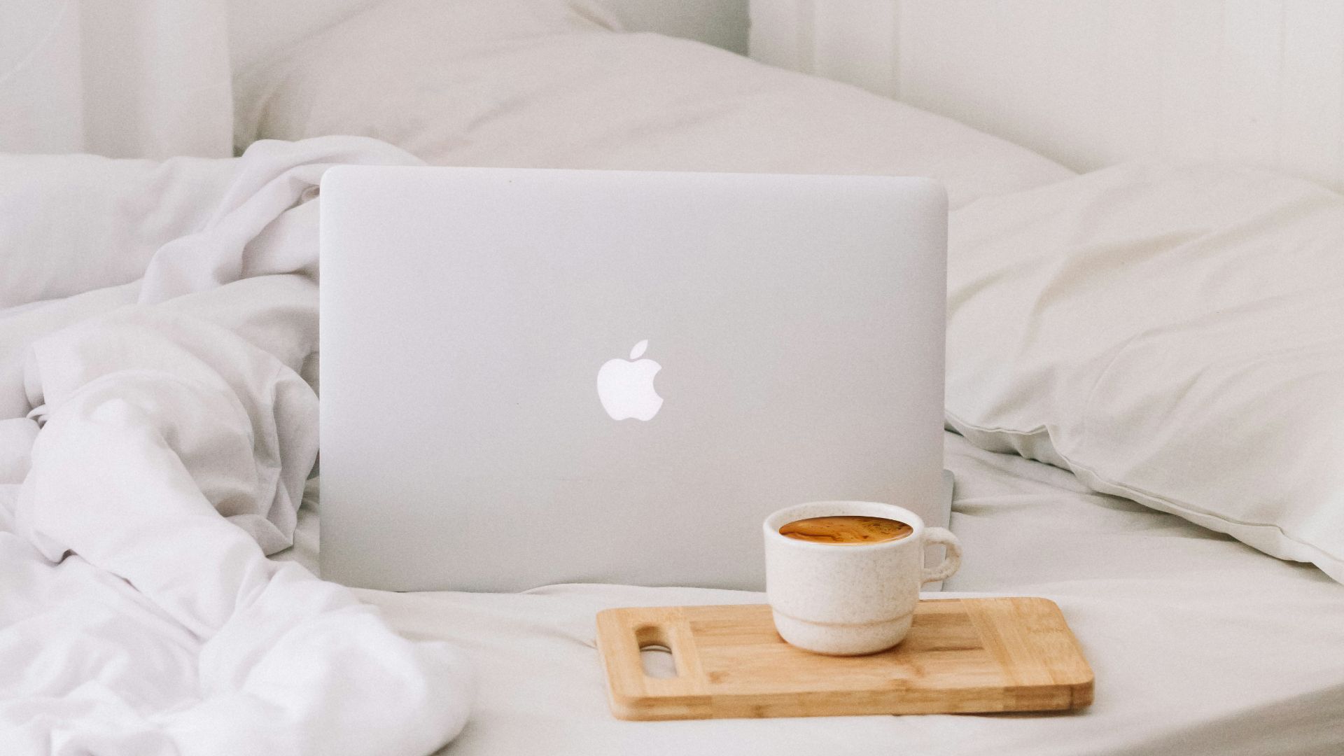 10 Perks to Working Remote & 10 Downsides