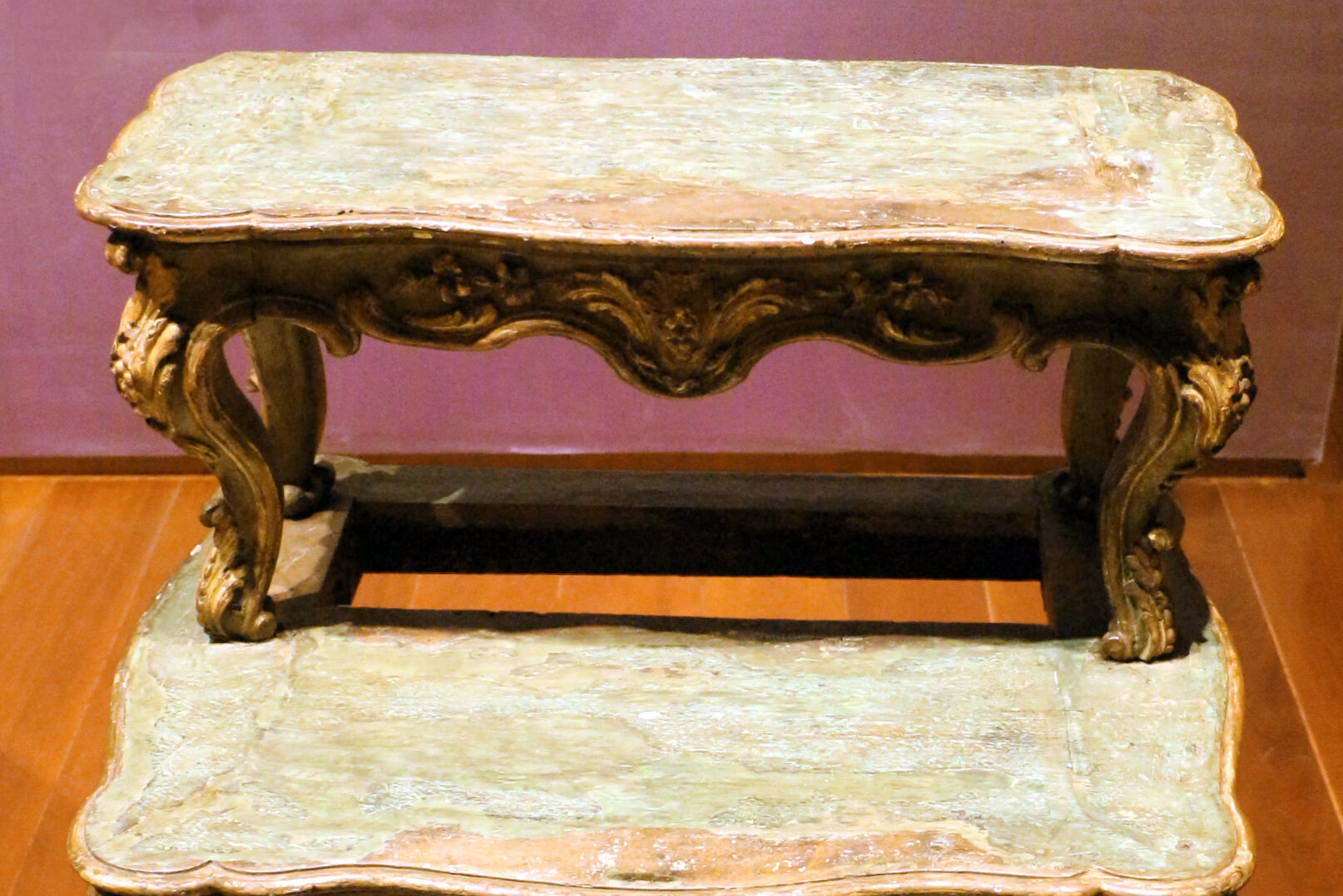 6 Long-Lost Beauty Rituals That Involved Truly Bizarre Tools
